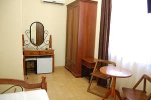 Отель Шато. Стандарт двухместный с двуспальной кроватью 4