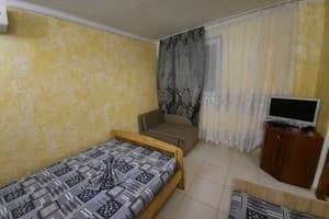 Міні-готель Шевченківський. Сімейний двомісний з кухнею (2+2 дітей) 1