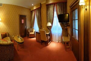 Отель Швейцарский. Люкс двухместный двухкомнатный 2