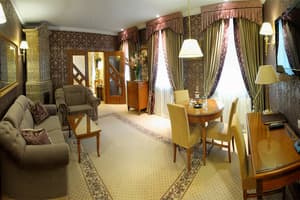 Отель Швейцарский. Люкс двухместный королевский 3