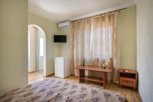 База отдыха Солнечная-Позитив. Стандарт двухместный с двуспальной кроватью 2