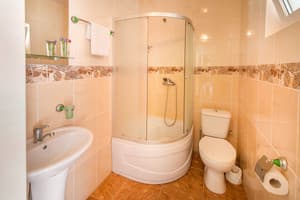 База отдыха Солнечная-Позитив. Стандарт двухместный с двуспальной кроватью 6