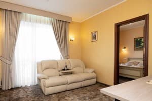 Отель Status. Люкс двухместный двухкомнатный 1