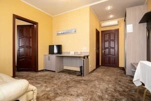 Отель Status. Люкс двухместный двухкомнатный 2