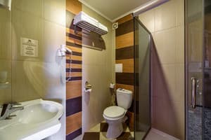 Отель Status. Полулюкс трехместный двухуровневый 6