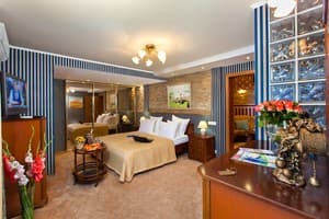 Отель Супутник. Апартаменты двухместный четырехкомнатные 1