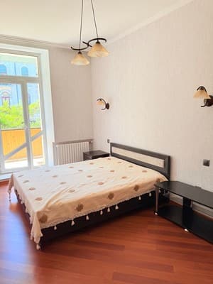 Светлые апартаменты 1