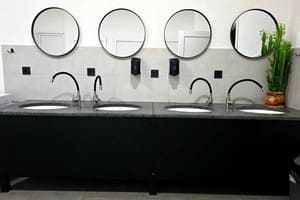 Хостел Trend House Hostel. Место в общем 18-местном номере  27