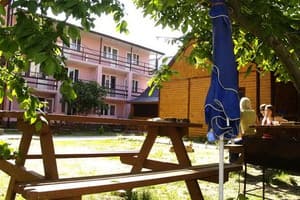 Гостинний двір У Лариси
