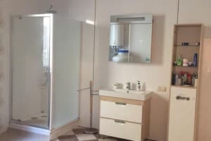 Вилла У моря Комунстрой 1. Коттедж 10-местный с 5 спальнями 5