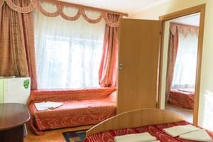 Мотель Усадьба. Люкс 6-местный двухкомнатный 4