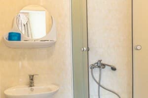 Мотель Усадьба. Люкс 6-местный двухкомнатный 7