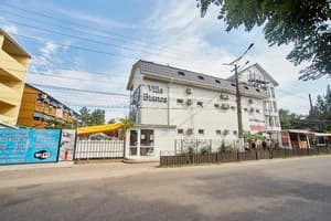 Гостиный двор VILLA BIANCA. Люкс трехместный  с кухней 24