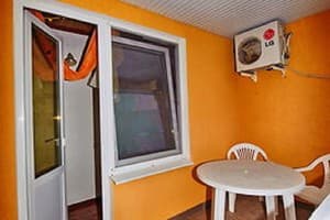 Отель Villa Diana. Стандарт 4-местный с балконом и видом на море 2