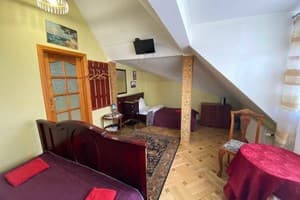 Мини-отель Вилла Графа. Семейный трехместный ванная комната вне номера 1