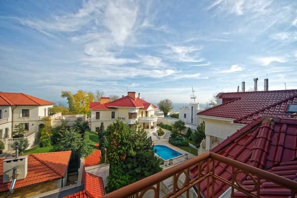 Вилла Ле Премьер 7