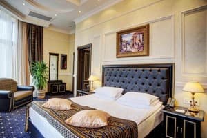 Отель Вилла Ле Премьер. Делюкс двухместный Версаче (1-местное размещение) 1