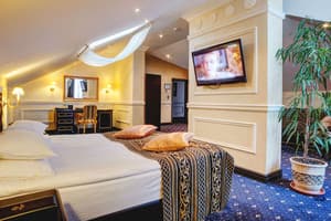 Отель Вилла Ле Премьер. Люкс двухместный Версаче 1