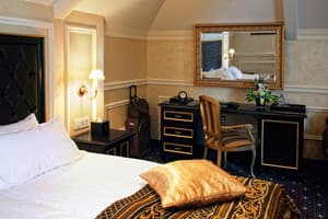 Отель Вилла Ле Премьер. Люкс двухместный Версаче 5