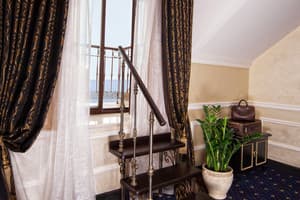 Отель Вилла Ле Премьер. Люкс двухместный Версаче 4