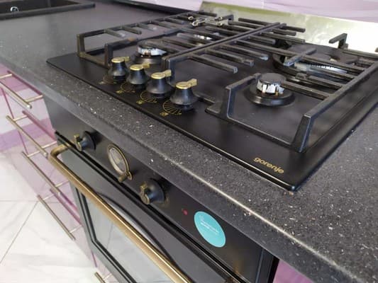 Возле Искры ул. Сиховская, 10а 7