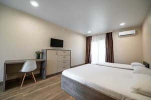 Отель Weekend Family Hotel. Делюкс 4-местный с видом на море 2