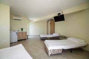 Отель Weekend Family Hotel. Комфорт 4-местный с видом на море 2