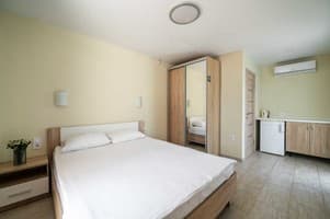 Отель Weekend Family Hotel. Комфорт двухместный с видом на море 1