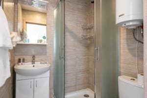 Отель Weekend Family Hotel. Комфорт трехместный  9