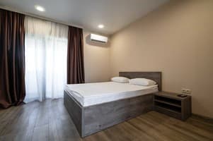 Отель Weekend Family Hotel. Улучшенный трехместный с видом на море 3