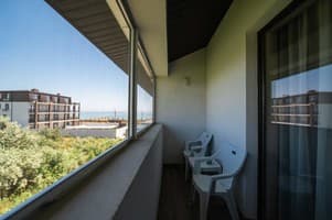 Отель Weekend Family Hotel. Улучшенный трехместный с видом на море 6