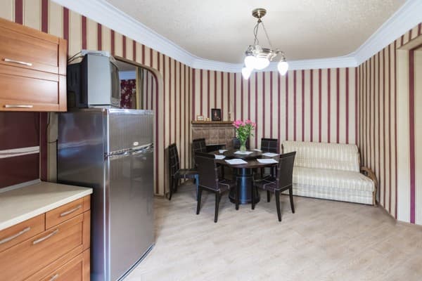 White House ул. Театральная, 5 7