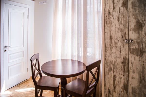 White House ул. Театральная, 5 5