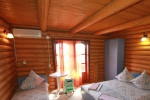 База отдыха Янтарь-2. Стандарт трехместный (в срубе) 1