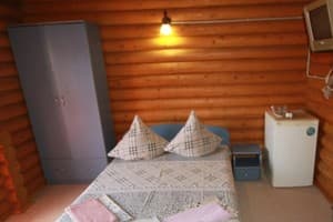 База отдыха Янтарь-2. Стандарт трехместный (в срубе) 2