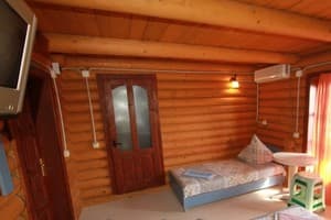 База отдыха Янтарь-2. Стандарт трехместный (в срубе) 3