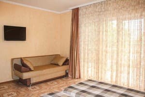 Мини-отель Yellow House. Стандарт 4-местный  2