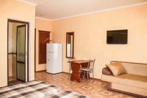 Мини-отель Yellow House. Стандарт 4-местный  5