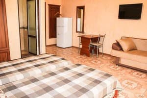 Мини-отель Yellow House. Стандарт 4-местный  6