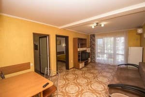 Мини-отель Yellow House. Стандарт 4-местный двухкомнатный 3