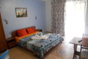 Мини-отель Yellow House. Стандарт двухместный Дабл 1