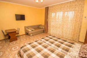 Мини-отель Yellow House. Стандарт трехместный  5