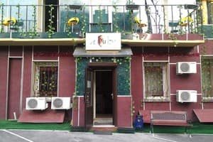 Yellow Unlimited Hotel 3