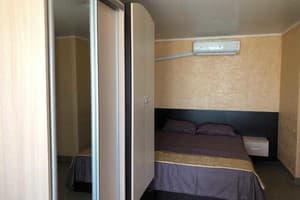 Апарт-отель Южанка 90. Стандарт 4-местный  12