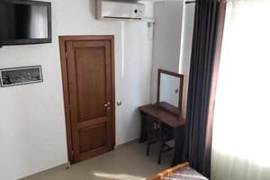 Апарт-отель Южанка 90. Стандарт 4-местный с двумя спальнями  5