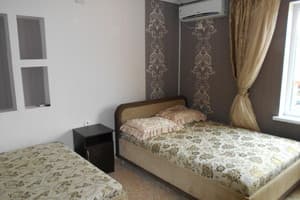 Мини-отель Южный берег. Люкс трехместный без балкона 4