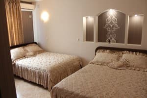 Мини-отель Южный берег. Люкс трехместный без балкона 3