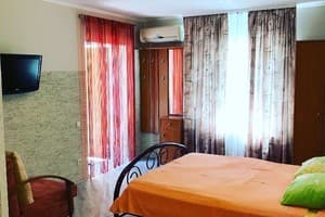 Южный дворик 18