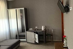 Хостел Yurus. Люкс трехместный  5