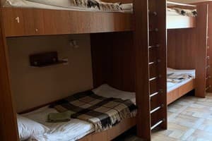 Хостел Yurus. Место в общем 10-местном номере  4